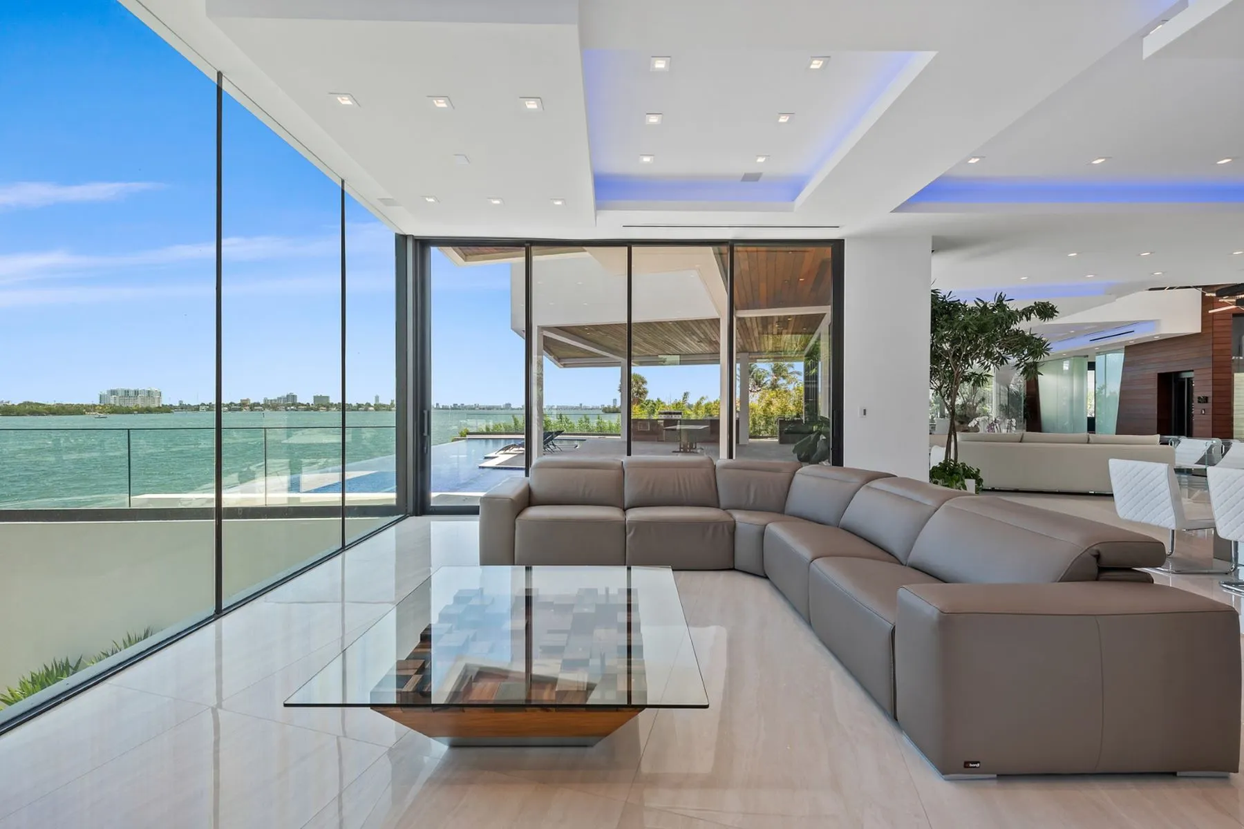 Luxury Villas for Sale in Miami, FL-pic_1